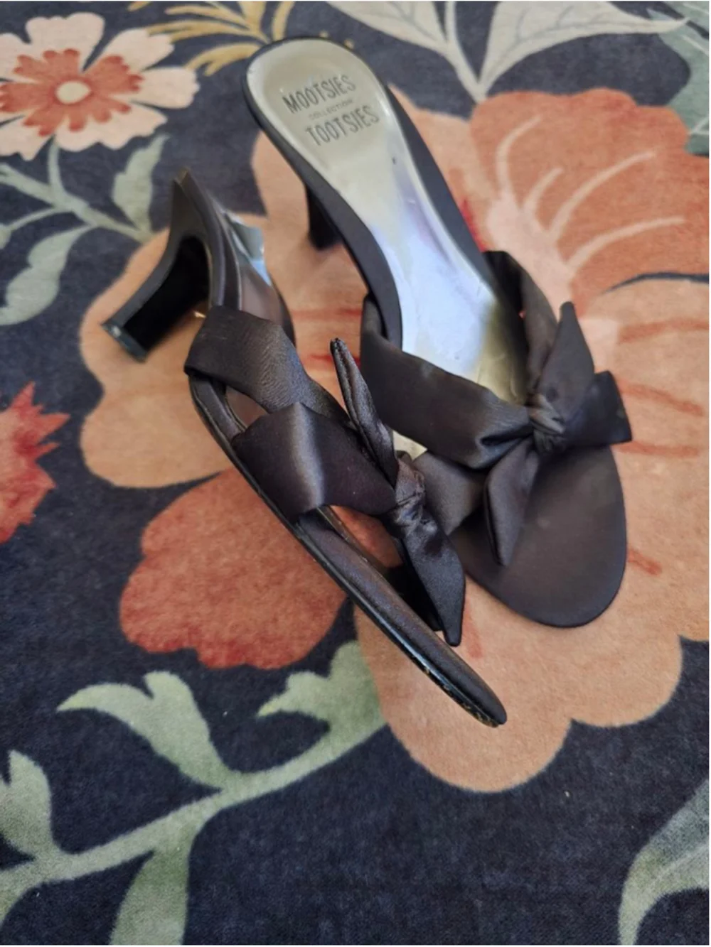 Mootsies Tootsies Black Bow Kitten Heel Mules Sandals Size 8.5 Lightly Worn